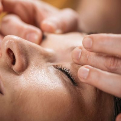 thai-facial-anti-age-massage-acupressure-techniq-2021-09-02-16-33-09-utc (2)